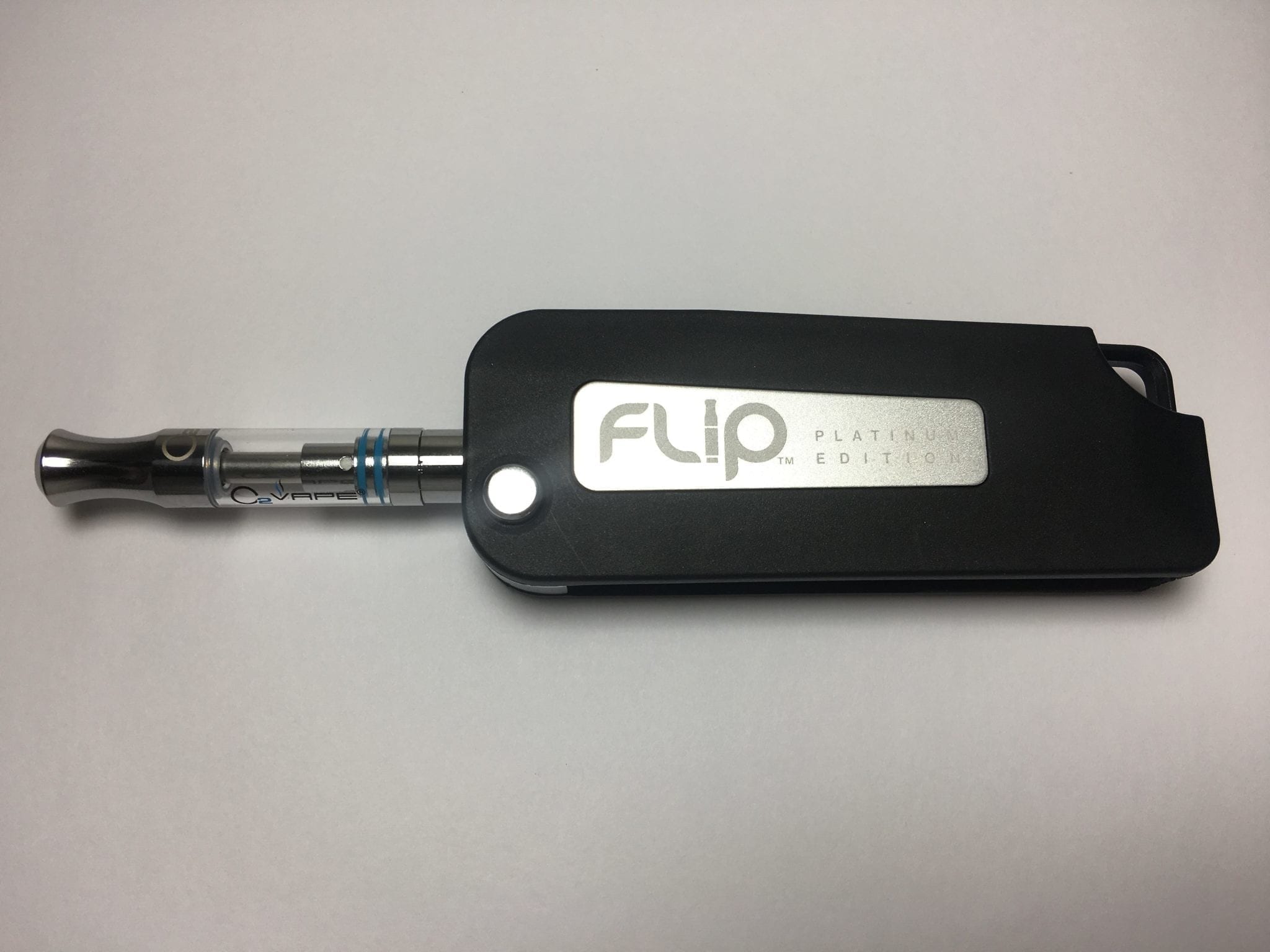 O2VAPE Flip Platinum Review : Convenient Compact Vape Pen For Prefilled Carts