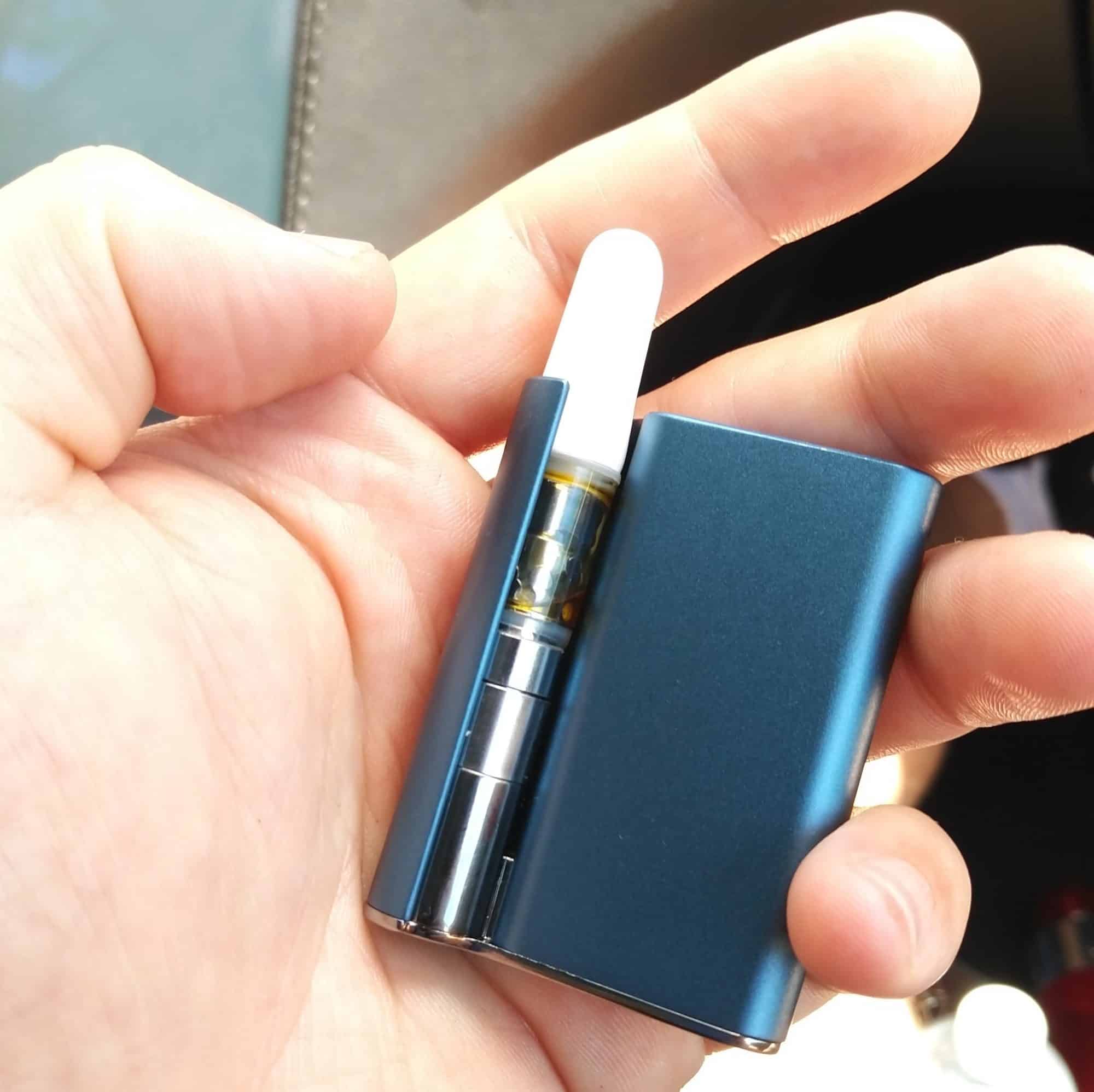 CCELL Palm Review : Long Lasting Battery Works Excellent With CCELL Cartridges